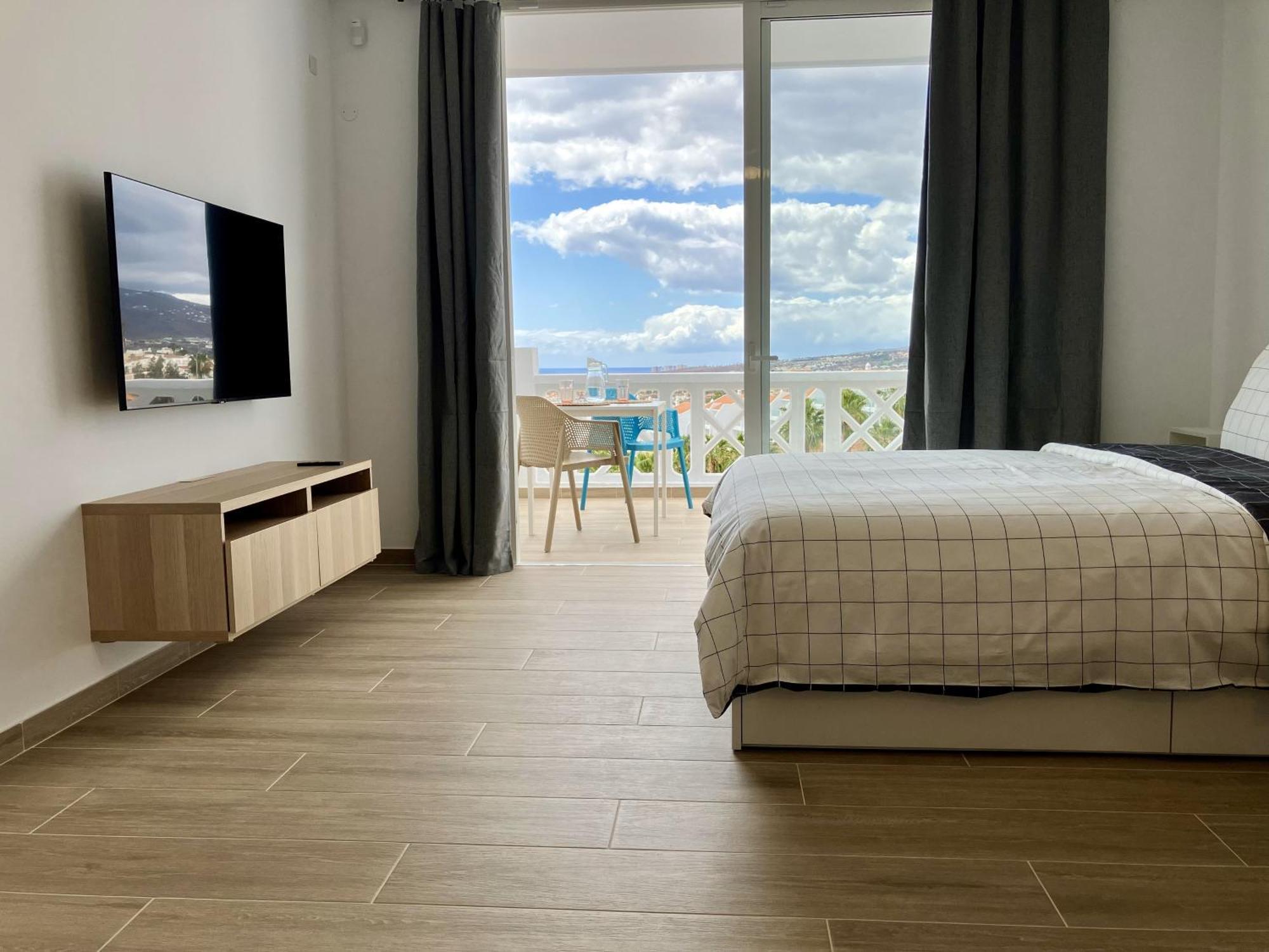 Costa Adeje - Modern Apartment With Terrace Views Of Ocean & Sunset Exterior foto